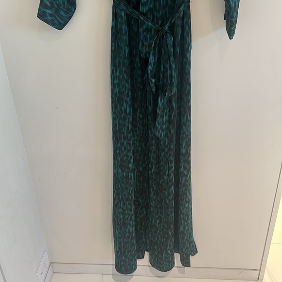 L'AGENCE Cameron Long Shirt Dress in Green Animal Print Dark Glad & Black Lionne - Picture 10 of 16